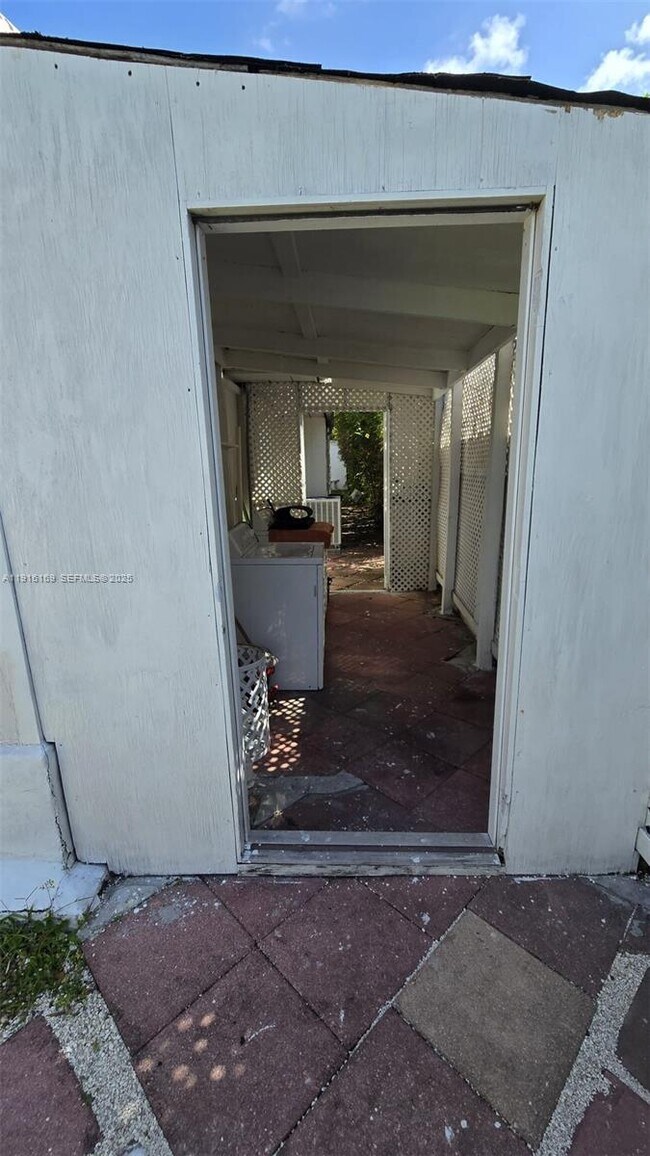 Photo - 1901 SW 2nd Ave