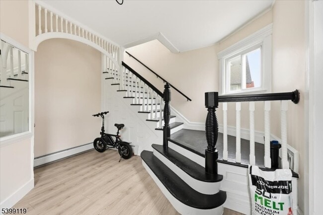 Photo - 162 Walnut St