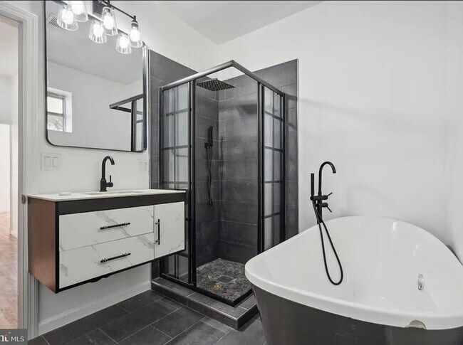 Photo - 2317 S Beulah St