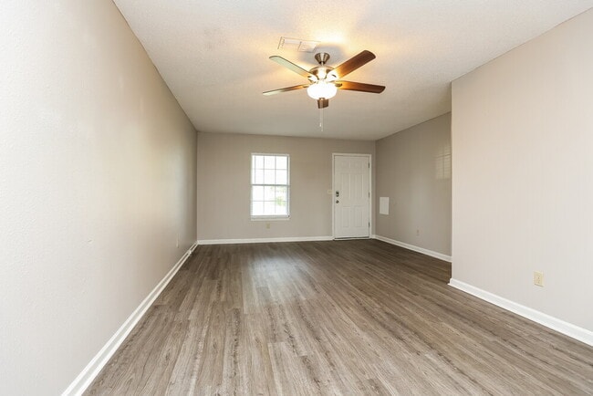 Photo - 495 Forest Ridge Dr