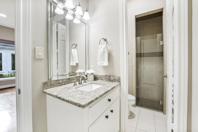 Photo - 910 Peachwood Bend Dr
