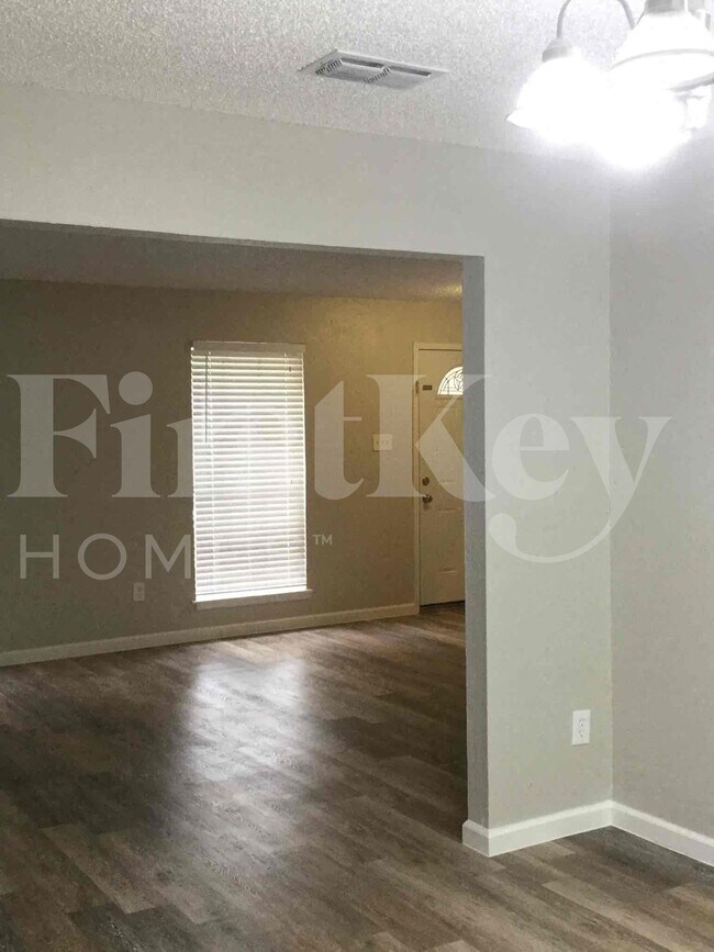 Photo - 3900 Brookgate Ct