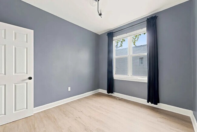 38-18 47th Ave Unit 2