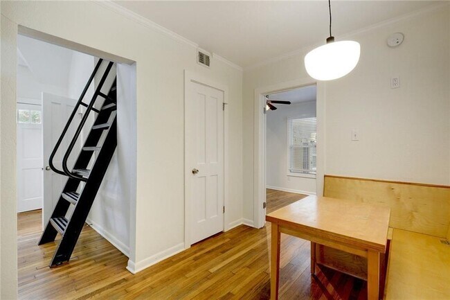 Photo - 1110 W 22nd St Unit 13a