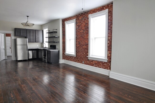 Photo - 2711 Arsenal St
