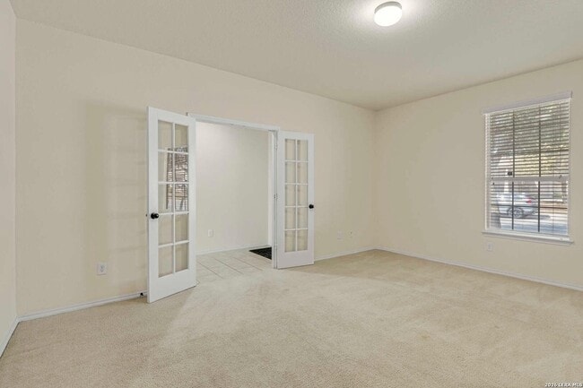 Photo - 322 Walnut Crest