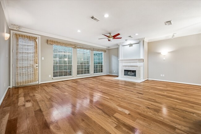 Building Photo - 4443 Castle Ct Pl