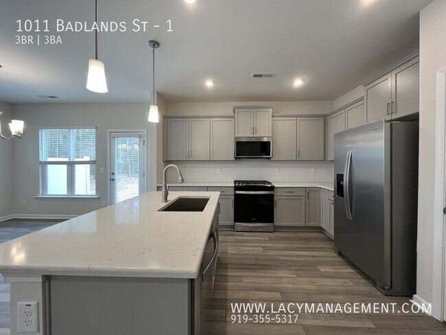 Photo - 1011 Badlands St