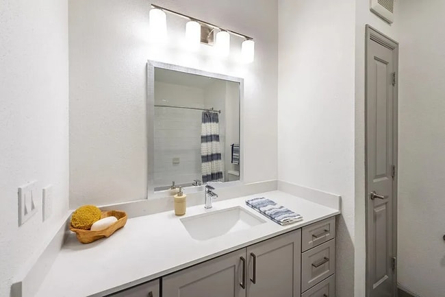 Photo - Upper Kirby +$500 off 1/Month! Unit 33TT