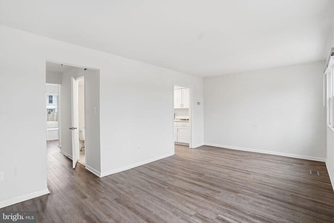 Photo - 1623 New Windsor Ct