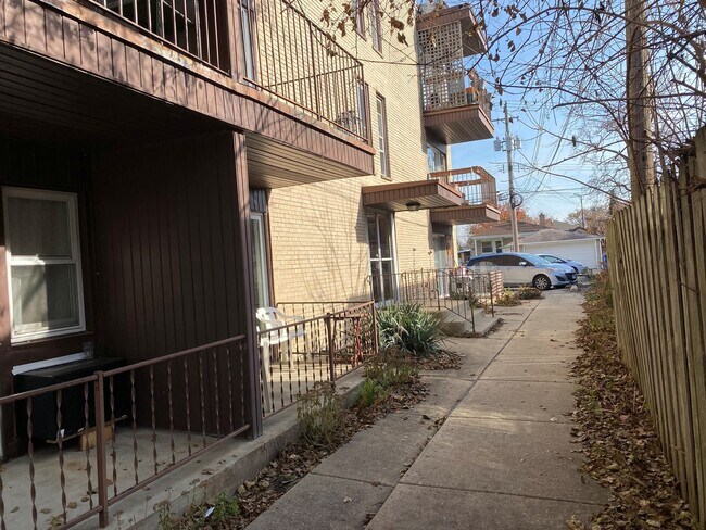 Photo - 5815 N Spaulding Ave Unit 2C