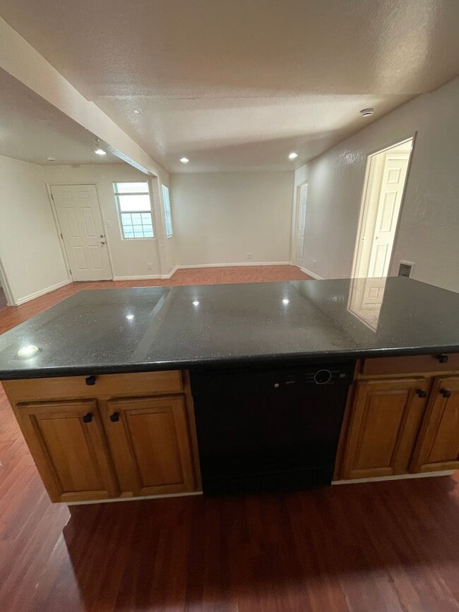 Photo - 1669 12th St Unidad A