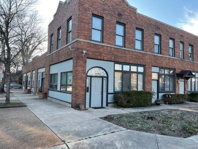 Building Photo - 1004 Bates St Unit B Rental