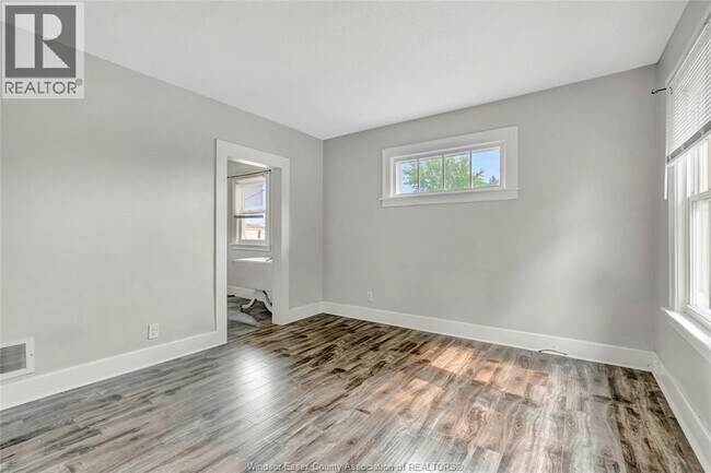 Photo - 844 Ellrose Ave