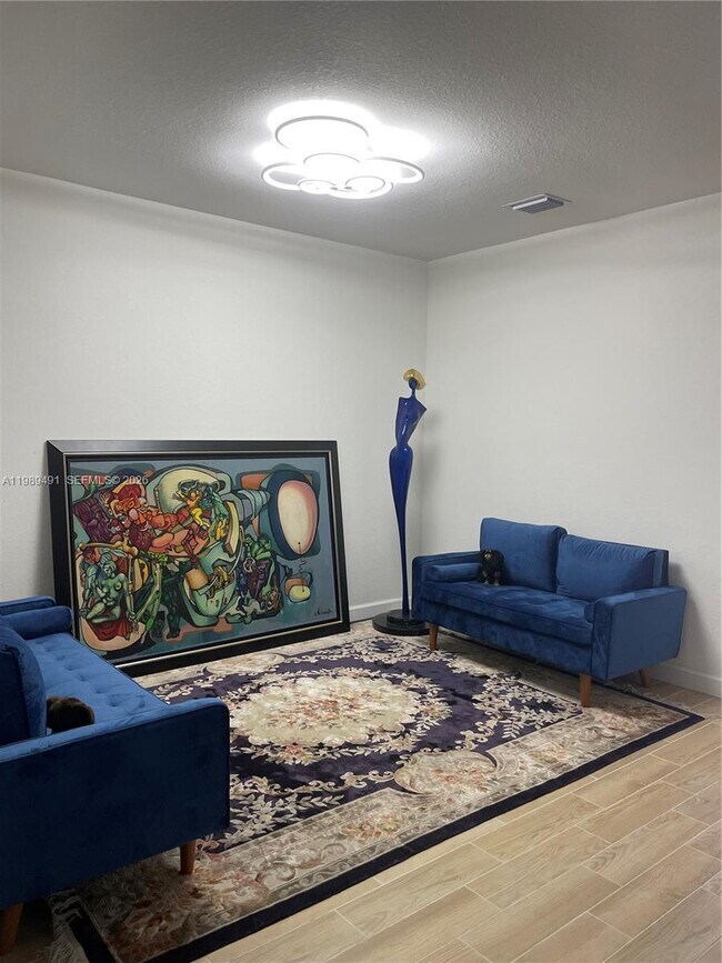 Photo - 20548 NE 5th Pl