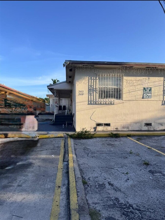 Photo - 2410 NW 34th St Casa
