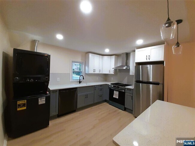 Photo - 213 Elm Ave