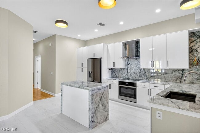 Photo - 8625 Via Rapallo Dr Unidad 203 Rental