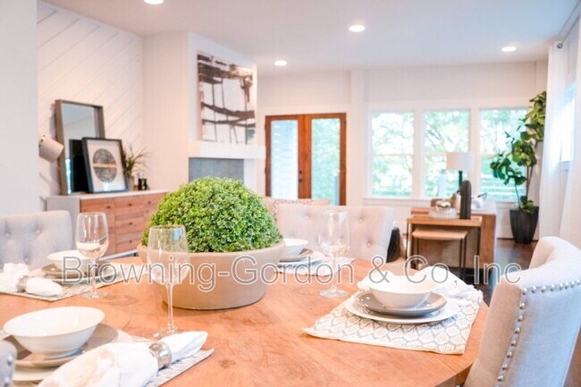 Photo - 2156 Byrum Ave