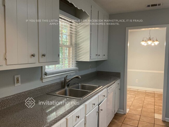 Photo - 1002 Providence Way