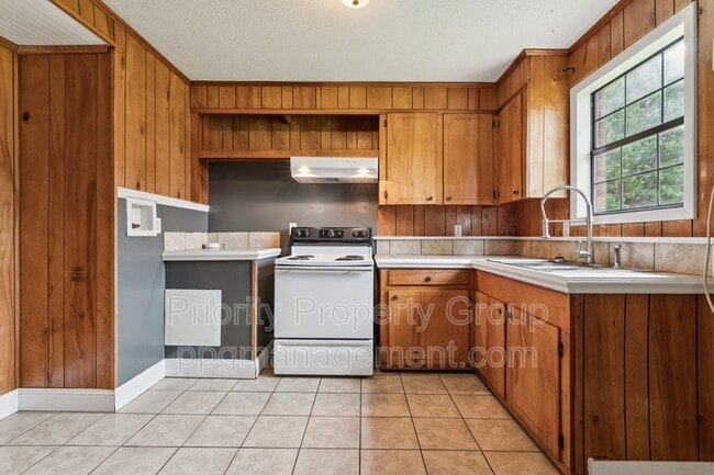 Photo - 218 Lovelace Rd