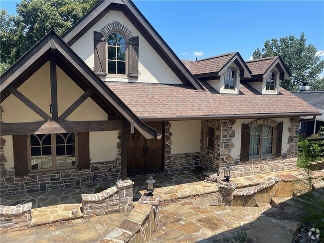 Building Photo - 2115 Kemp Dr Rental