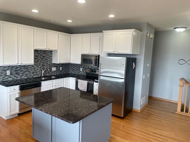 Photo - 13642 Brick Path