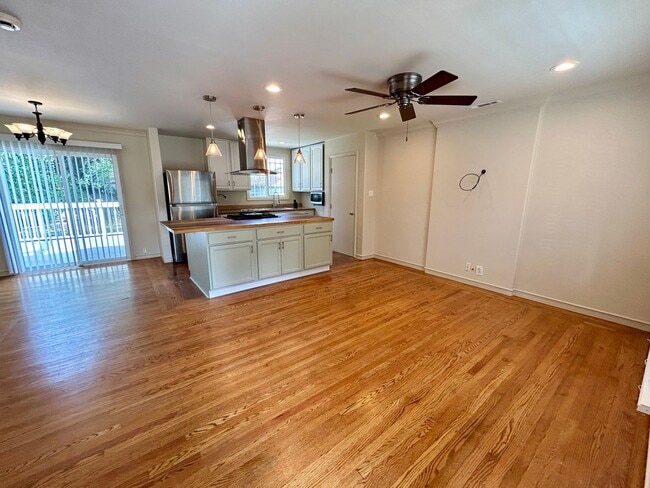 Photo - Exceptional Single Family House for Rent!