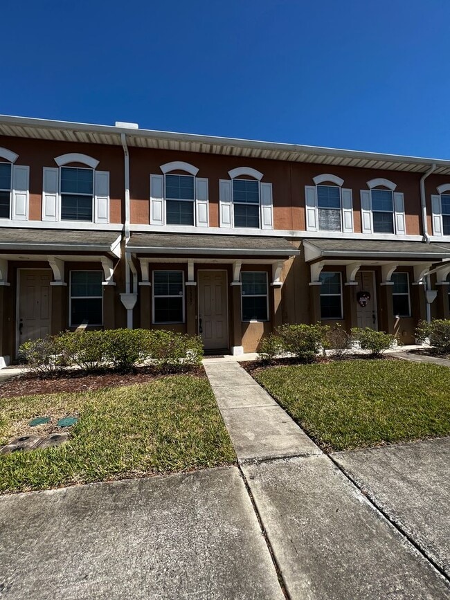 Building Photo - 2 Bedroom 2.5 bath town home in Bartram!