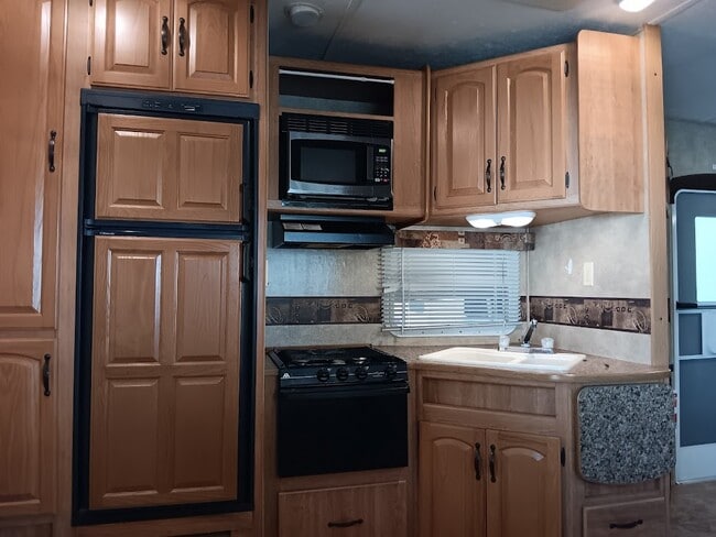 Building Photo - 379 Co Rd 3425 Unit 2