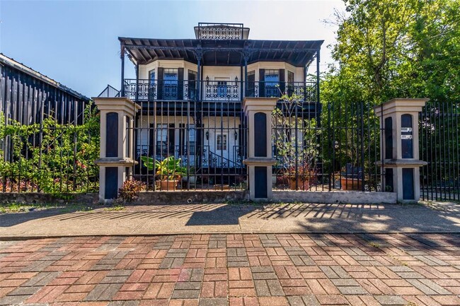 Front of Duplex - 2505 Austin St Townhome