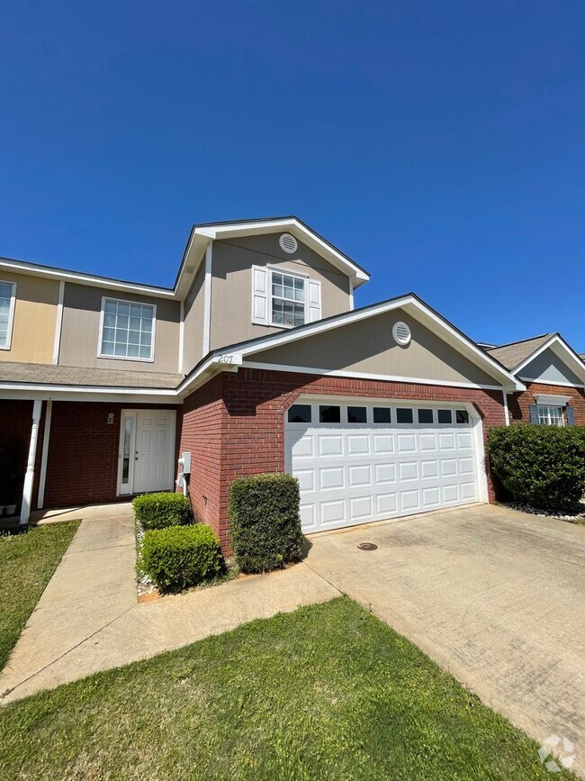 Building Photo - WAKEFIELD SUBDIVISION - Double Garage!  GR... Rental