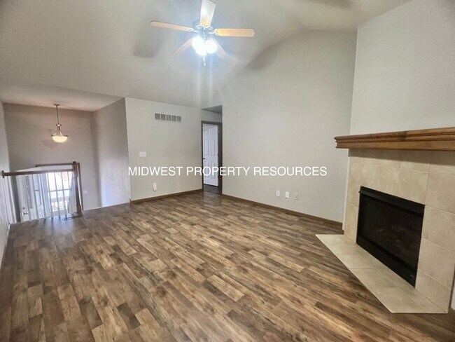 Photo - Spacious 3 Bedroom, 2 Bath Townhome availa...