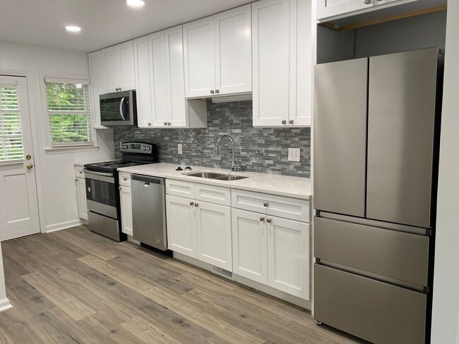 Photo - Adorable 2 Bedroom, 1 Bath in East Raleigh near Cary Crossroads - Pet Friendly!