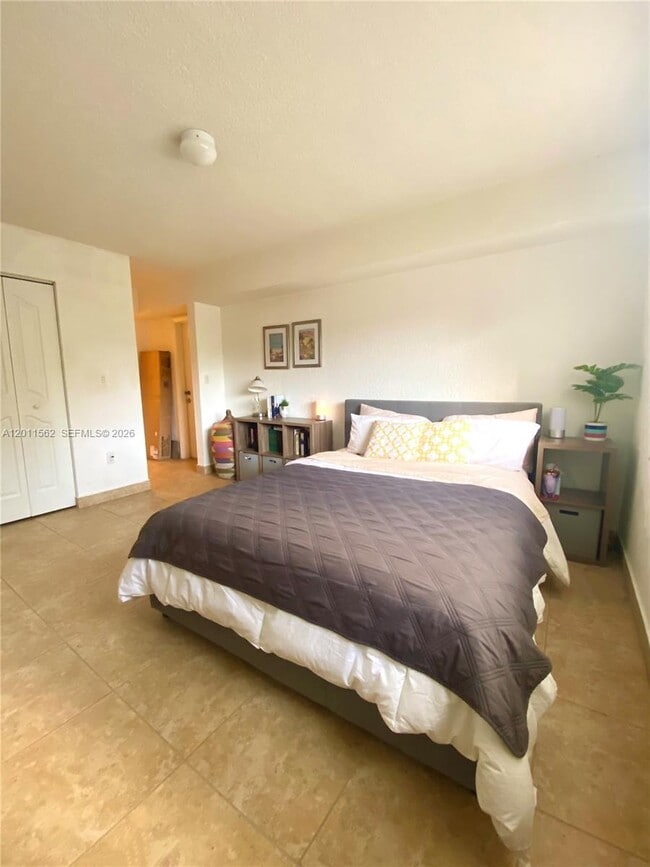 Photo - 445 SW 11th St Unidad 107