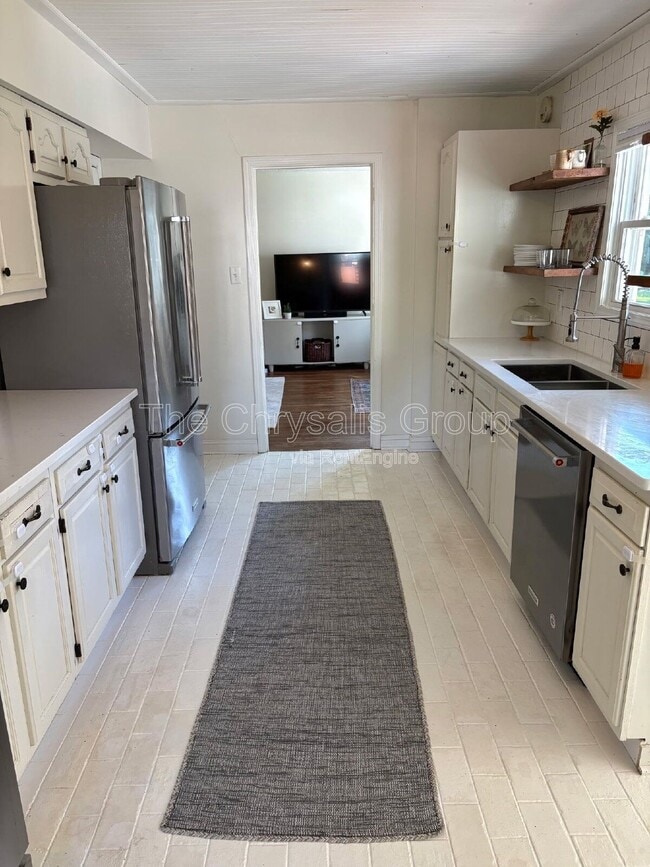 Photo - 403 W Van Buren St