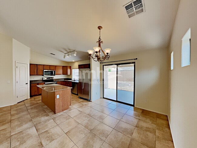 Photo - 17568 W Voltaire St