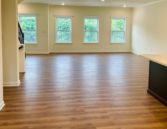 Photo - 715 Ravenshire Ct