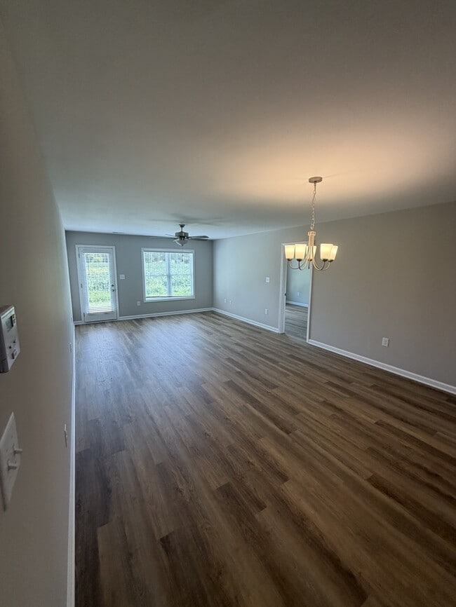 Photo - 833 Middleton Rd