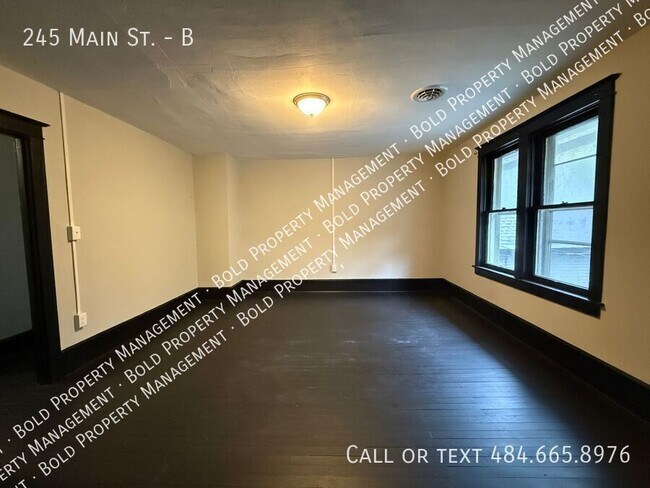 Photo - 245 E Main St Unidad B