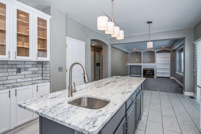 Photo - 1321 S Lansing Ct