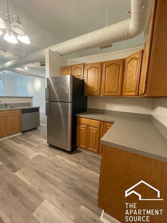 Photo - 1844 W Henderson St