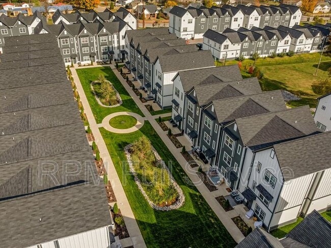 Photo - 700 N Dupont Ave