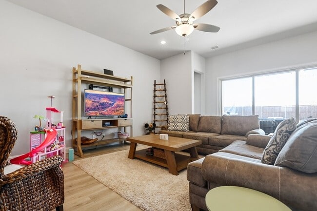 Photo - 209 Chesapeake Dr