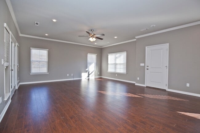 Photo - 3836 Williams Cove