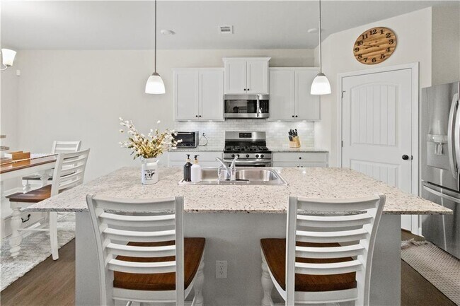 Photo - 6755 Scarlet Oak Way