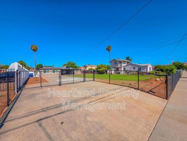 Photo - 640 Claydelle Ave
