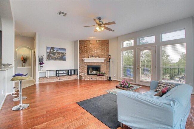 Photo - 3003 Cashell Wood Dr