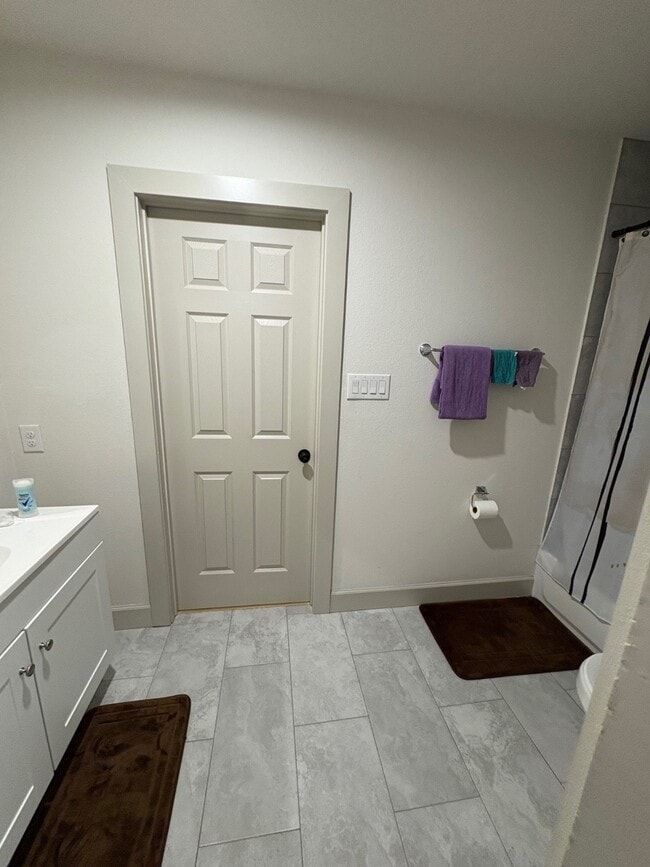 Building Photo - 2919 Rosedale St Unit B