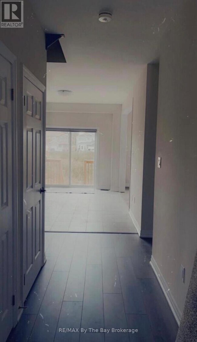 Photo - 239 Warden St